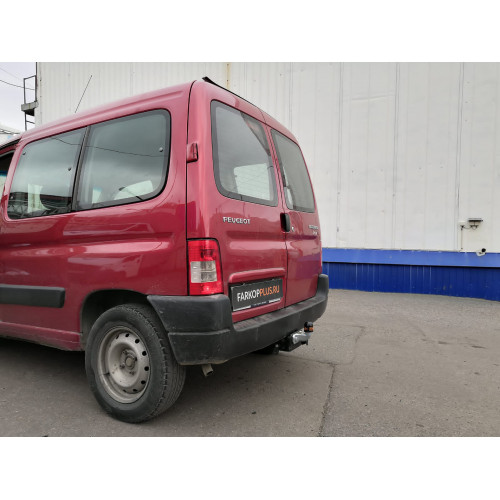 Фаркоп ARAGON на PEUGEOT Partner 1996–2008  Арт. E1212AC 